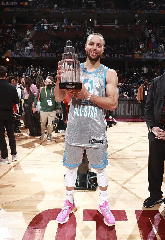 里弗斯：我们的区域联防和盯人防守都能更好，还要简化内线轮转（里弗斯：区域联防与盯人仍有提升空间，将精简内线轮换）