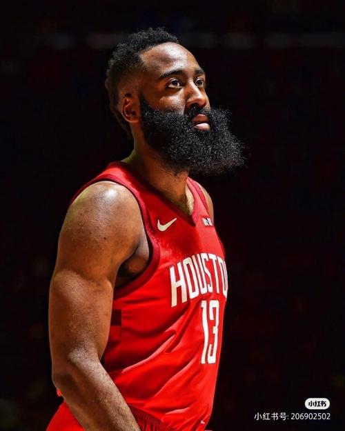 足球国足球员留洋传闻不断，多支球队有意引进（多队有意引进国足球员，留洋传闻持续升温）